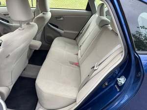 Limpiamente USADO 2011 To-yo-ta Pri_us Two - Product Image 5