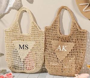 Sac de plage personnalisé, sac de plage en paille, sac de fête prénuptiale, sac cadeau pour enterrement de vie de jeune fille, sac avec initiales personnalisées - Product Image 1