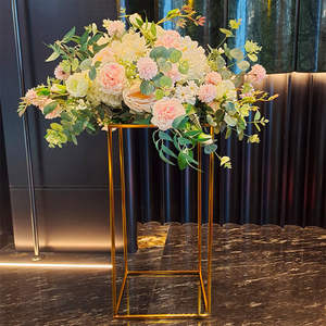 Centro de Mesa Floral para Eventos con Marco de Metal Dorado para Bodas, Fiestas, Banquetes, Decoración de Mesas de Hotel, Exhibición y Diseño - Product Image 1