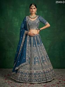 Magnifique Lehenga Choli de Mariée Traditionnel Indien, avec Dupatta Lourd, Broderie Miroir Faite Main, Véritable Artisanat, et Broderie de Paillettes Classique Dori - Product Image 6