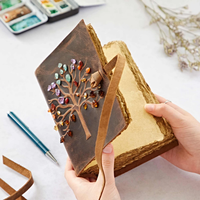 Journal en cuir de buffle gaufré motif Arbre de Vie, fait main, avec pierres précieuses, couverture rigide, fermeture à sangle, recyclé, pour Nouvel An et Remise de diplôme