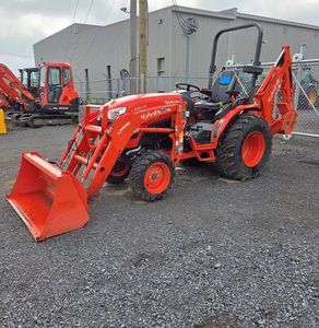 Maquinaria agrícola KUBOTA Tractor con cargador frontal y retroexcavadora a la venta en Reino Unido/EE. UU./UE - Product Image 5