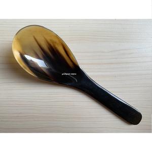 Cuillère à couverts en corne de buffle et de bœuf naturelle artisanale Ustensile de salle à manger et de service rustique pour vaisselle traditionnelle et décorative - Product Image 1