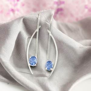 ต่างหูแทนซาไนต์เงินแท้ 925 ชุบทอง งานแฮนด์เมดน่ารัก ประดับพลอยประจำเดือนธันวาคม ของขวัญเครื่องประดับสำหรับผู้หญิงในโอกาสวันครบรอบ - Product Image 5