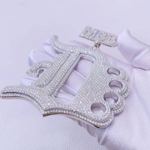 Collier pendentif en diamant Moissanite de luxe au design unique pour femmes au fabricant de gros - Product Image 6