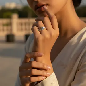 Bague en argent 925 pour femme, coupe ovale géométrique, plaquée rhodium, finition or rose 18 carats - Product Image 1