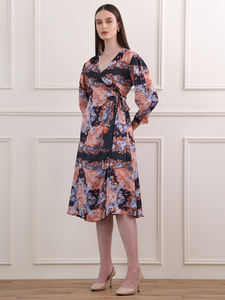 Vestido cruzado de satén recto acampanado con mangas abullonadas hasta la rodilla para mujer - Product Image 5