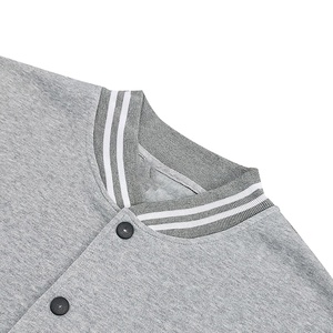 เสื้อแจ็คเก็ตวาร์ซิตี้แบบหลวมสำหรับผู้ชาย สปอร์ต สตรีทแวร์ ปักโลโก้ตามสั่ง ขายส่ง - Product Image 2