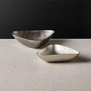 Grand bol de service en laiton profond et spacieux pour servir le biryani, les pâtes, les nouilles et autres plats en grande portion - Product Image 4