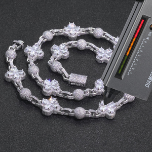 Pulsera de lujo con diseño de trébol y flor de moissanita para hombre, estilo hip hop, regalo de joyería para hombre. - Product Image 1