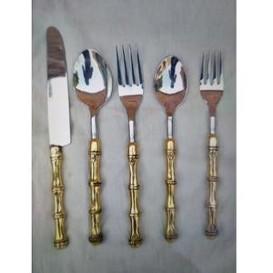 Juego de Cubiertos de la mejor calidad al por mayor de 5 cubiertos de acero inoxidable con mango de madera y pulido de espejo para bodas gran oferta - Product Image 3