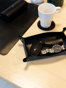 ถาดหนังแท้งานแฮนด์เมดโลโก้ที่กำหนดเองได้ผู้ถือ catchall โต๊ะออแกไนเซอร์เครื่องประดับที่เก็บของตกแต่งบนโต๊ะอาหาร LTR-0041 - Product Image 5