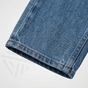 Jeans en denim déchiré à taille haute avec logo personnalisé OEM, pantalon évasé pour femmes, plumes, grande taille, mode d'hiver, streetwear, pantalon pour femmes - Product Image 6