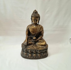 Statue de bouddha en laiton Offre Spéciale faite à la main avec un travail de sculpture fin pour la maison, le temple ou le bureau et un but cadeau disponible à la vente - Product Image 1