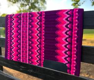 Couverture de selle occidentale en laine traditionnelle avec tissage durable, parfaite pour une utilisation à long terme sur les sentiers et les événements de rodéo - Product Image 1