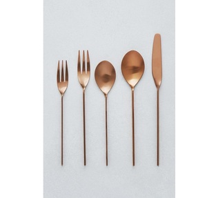 Juego de Cubiertos de acero inoxidable con acabado de cobre elegante para mesas, bodas, restaurantes, hoteles, eventos y comidas en casa - Product Image 1