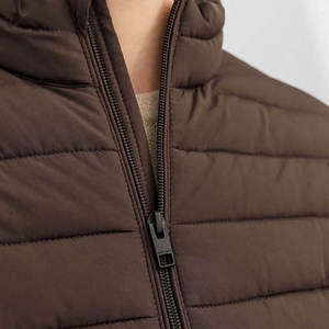 Veste matelassée en duvet sur mesure de la meilleure qualité pour hommes, manteau d'hiver brillant avec service OEM, style tendance promotionnel - Product Image 6