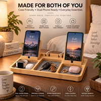 Organisateur de chevet double en bambou écologique personnalisé pour couples, avec station de charge et plateaux de rangement personnels pour bureau