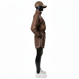 Conjunto Corto de Chaqueta Cortavientos para Mujer, Nailon y Poliéster, Suave, Resistente al Viento, Color Marrón, con Logotipo Personalizado, Conjunto de Pantalones Cortos Cortavientos Transpirables para Mujer - Product Image 3