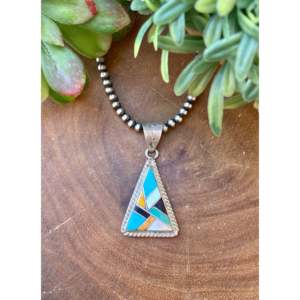 Colgante Vintage Navajo con Incrustaciones de Piedras Variadas y Plata de Ley, Joyería Fina - Product Image 1