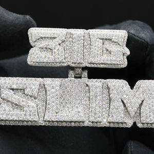 Pendentif personnalisé en acier inoxydable Hip Hop avec CZ et diamants glacés, couleurs personnalisées disponibles - Product Image 1