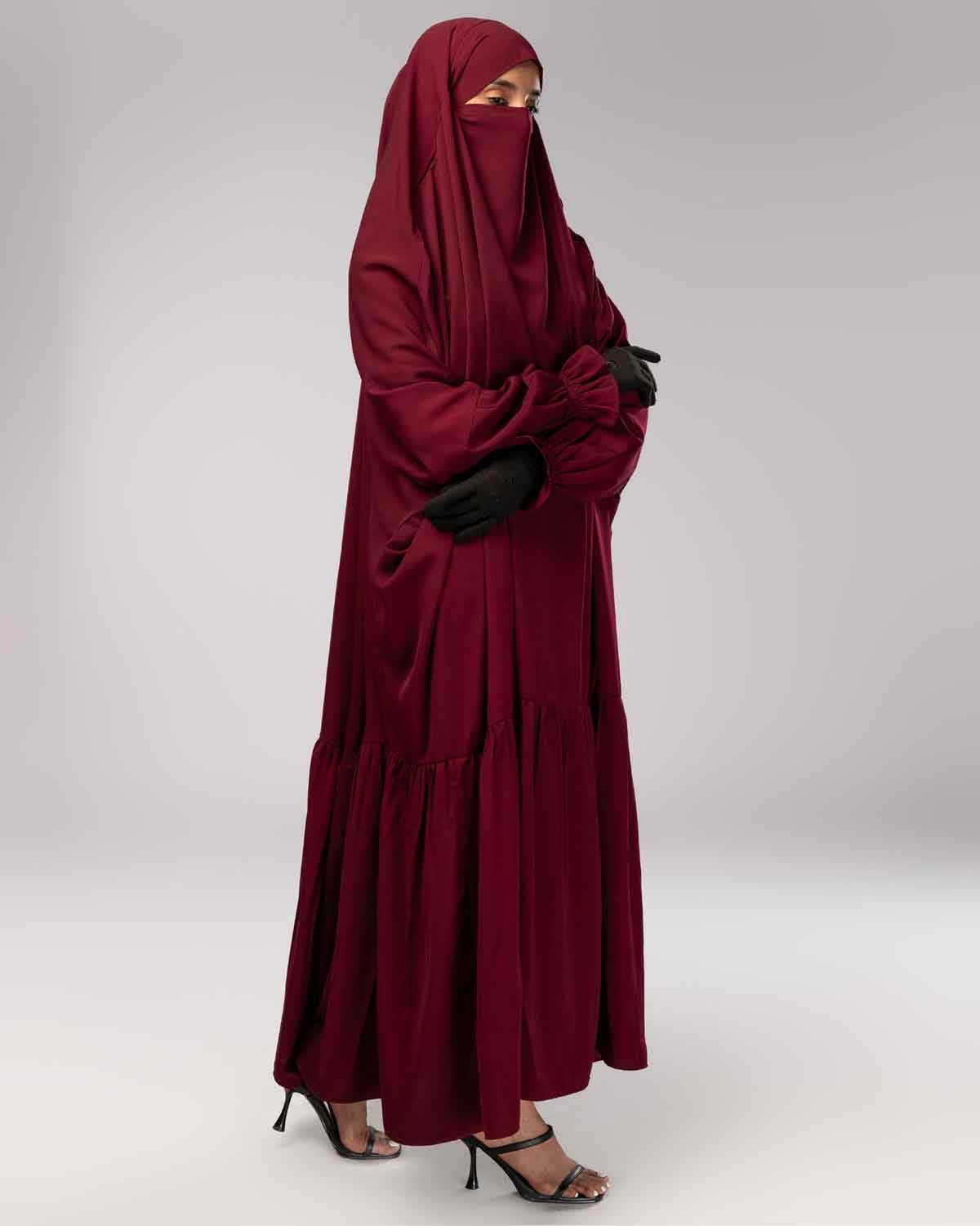 สีน้ำตาลแดง