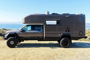 Camioneta Ford F-550 Super Duty 4x4 EarthRoamer Xpedition XV-LTS 2018 Usada en Buen Estado, Autocaravana de Lujo Todoterreno, 12600 Millas, Motor Turbodiésel - Product Image 2