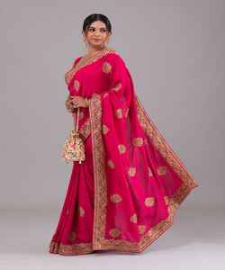 Faites une déclaration à n'importe quel événement avec ce saree à broderie lourde fabriqué à partir de tissu de soie de qualité supérieure. Avec un superbe Rangoli ApparelGarment - Product Image 4