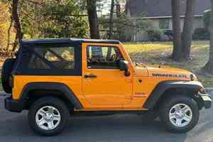 2024 Sport 4x4 Volante a la Izquierda Asientos de Cuero Sin Reserva 1 Propietario Transmisión Manual de 6 Velocidades Acabado Transparente Mayormente sin Modificaciones - Product Image 5