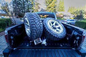 Tacoma Limited Double Cab 4x4 3.5 L V6 2023, kit de rehausse de 2,5 pouces King Shocks - Product Image 5