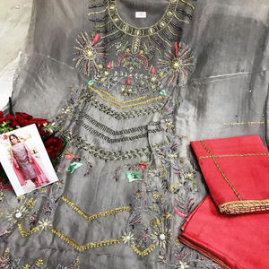 ชุดสูทสไตล์อินเดียปักด้วยมือดีไซน์เนอร์แบบดั้งเดิมของชาวอินเดียสำหรับงานปาร์ตี้แฟชั่นราคาแพง - Product Image 1