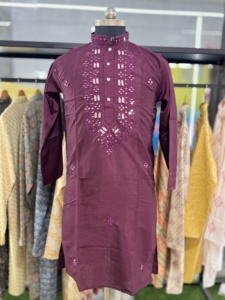 การออกแบบระดับพรีเมี่ยมพร้อม kurta ที่มีความยาวเต็มรูปแบบสำหรับผู้ชายที่มีเนื้อผ้าที่อุดมไปด้วยนักออกแบบระดับพรีเมียมสวมใส่ในปริมาณที่มาก - Product Image 4