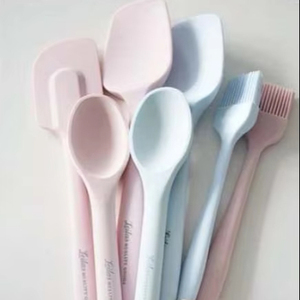 Ensemble de serveurs à salade en résine EFFECT VIBRANT HANDMADE 100% pour la maison et l'hôtel comprenant une cuillère à crème glacée - Product Image 1