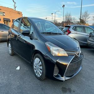 Toyota Yaris LE 2015, 2 Puertas, Hatchback, Listo para Enviar - Product Image 1