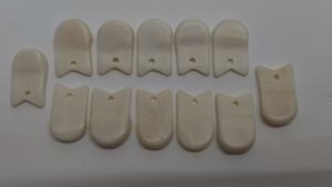 Dents d'Élan Blanches Authentiques Fabriquées sur Mesure (Forme Irrégulière/Ovale) pour Bijoux DIY, Artisanat, Designs d'Inspiration Tribale, Durables et Uniques - Product Image 6