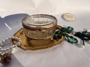 Bandeja de Aperitivos Rectangular Moderna de Latón Martillado, Reciclable y Ecológica de Alta Calidad con Acabado Dorado - Product Image 2