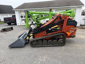 ENVÍO GRATUITO Ditch-Witch 1550 Kubota 2022 Minicargadora con Certificación EPA y CE, Cilindro Hidráulico Eaton, Bomba de Motor - Product Image 5