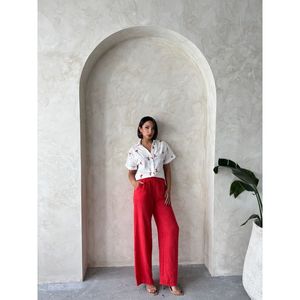 Blusa y Camisa Bordada para Mujer, Diseño Elegante y Personalizable para Mayor Comodidad y Estilo - Product Image 2