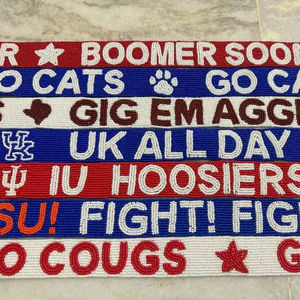 Correa de cuentas multicolor de primera calidad con diseños modernos diseñada para realzar con estilo tu bolso de mano o bandolera favorito. - Product Image 1