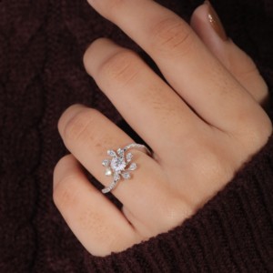 แหวนหมั้นเพชรเม็ดกลม0.41กะรัตสำหรับผู้หญิงโรแมนติกทองคำขาว14k ประดับชุบโรเดียม - Product Image 2