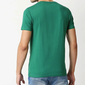 T-shirt Elite Kelly Green pour homme |   T-shirt streetwear en coton biologique 200 GSM de qualité supérieure |   Haut oversize vierge personnalisable avec logo pour la vente en gros - Product Image 4