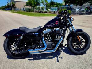 Motocicleta usada Harley-Davidson XL 1200 del 2021 a bajo precio en venta - Product Image 4