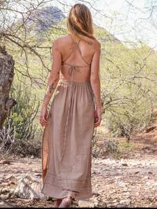 Vestido Maxi Halter Bohemio Hecho a Mano con Aberturas en Tonos Tierra, Inspirado en el Desierto, Ropa de Verano para Resort, Bordado Tribal, Algodón Teñido Liso - Product Image 2