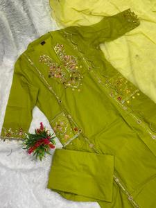 Elegante conjunto de Kurta de algodón de verano con bordado pesado Una línea en Kurta y hermoso bordado de organza al por mayor India - Product Image 5