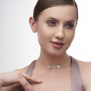 Collier Halo en Diamant Radiant de 5,34 Carats pour Femmes en Or Blanc 14 Carats Bijoux Fins de Laboratoire - Product Image 3