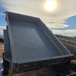 Nueva condición Remolque de descarga hidráulica de 4 toneladas y 2 ejes para agricultura y construcción Alta productividad 1 año de garantía Origen de Francia - Product Image 1