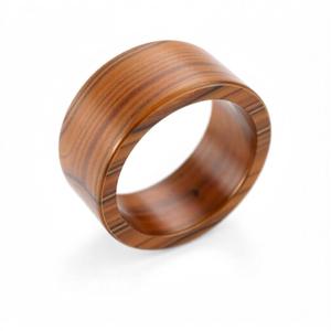 Bague en bois d'acacia de qualité supérieure pour hommes bijoux écologiques légers magnifiquement polis pour mariages fiançailles et cadeaux - Product Image 4
