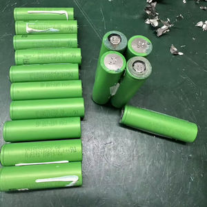 Déchets de batteries au lithium de haute pureté, teneur en lithium de 10 % à 30 % disponible, divers poids, 50 kg à 2000 kg, Afrique du Sud, marque E$T, modèle - Product Image 1