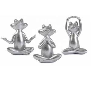 Objet de table sculptural décoratif paon fini argent Pièce d'accent élégante pour bureau à domicile contemporain et fins de cadeaux - Product Image 2