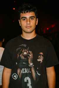 Fabricant de t-shirts imprimés avec logo personnalisé pour une utilisation promotionnelle et corporative Hommes Femmes et Enfants T-shirts pour hommes - Product Image 2